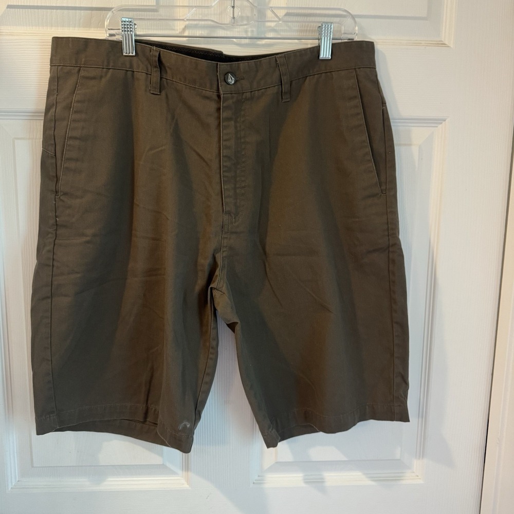 Volcom‎ Shorts Men's Size 38 Brown Casual
